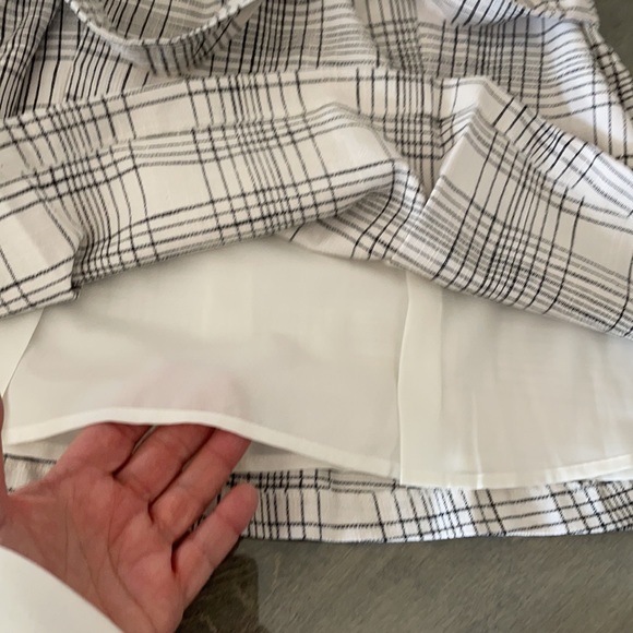 Ann Taylor v neck tunic top size 8. - Picture 9 of 10